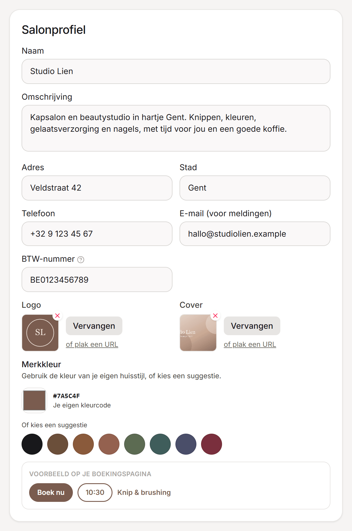 Het onderdeel Profiel op de pagina Boekingspagina met naam, omschrijving, contactgegevens, logo, cover en merkkleur
